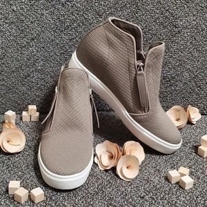 Steve Madden, Female, Gray Shoes, Size 8.